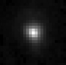 Снимок орбитального телескопа Hubble. Несмотря на огромное расстояние, он увидел Ксену не как точечный источник света. Hubble - единственный из телескопов, способный показать диск Ксены в видимом свете (фото NASA/ESA/M.Brown/Caltech).
