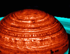 Изучая Сатурн столько лет, учёные продолжают находить необычные вещи как в кольцах, так и на самой планете (фото NASA).